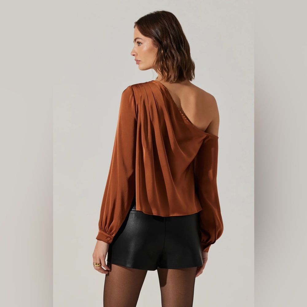 NWT ASTR the Label Nieves One Shoulder Top in Copper - Picture 5 of 7